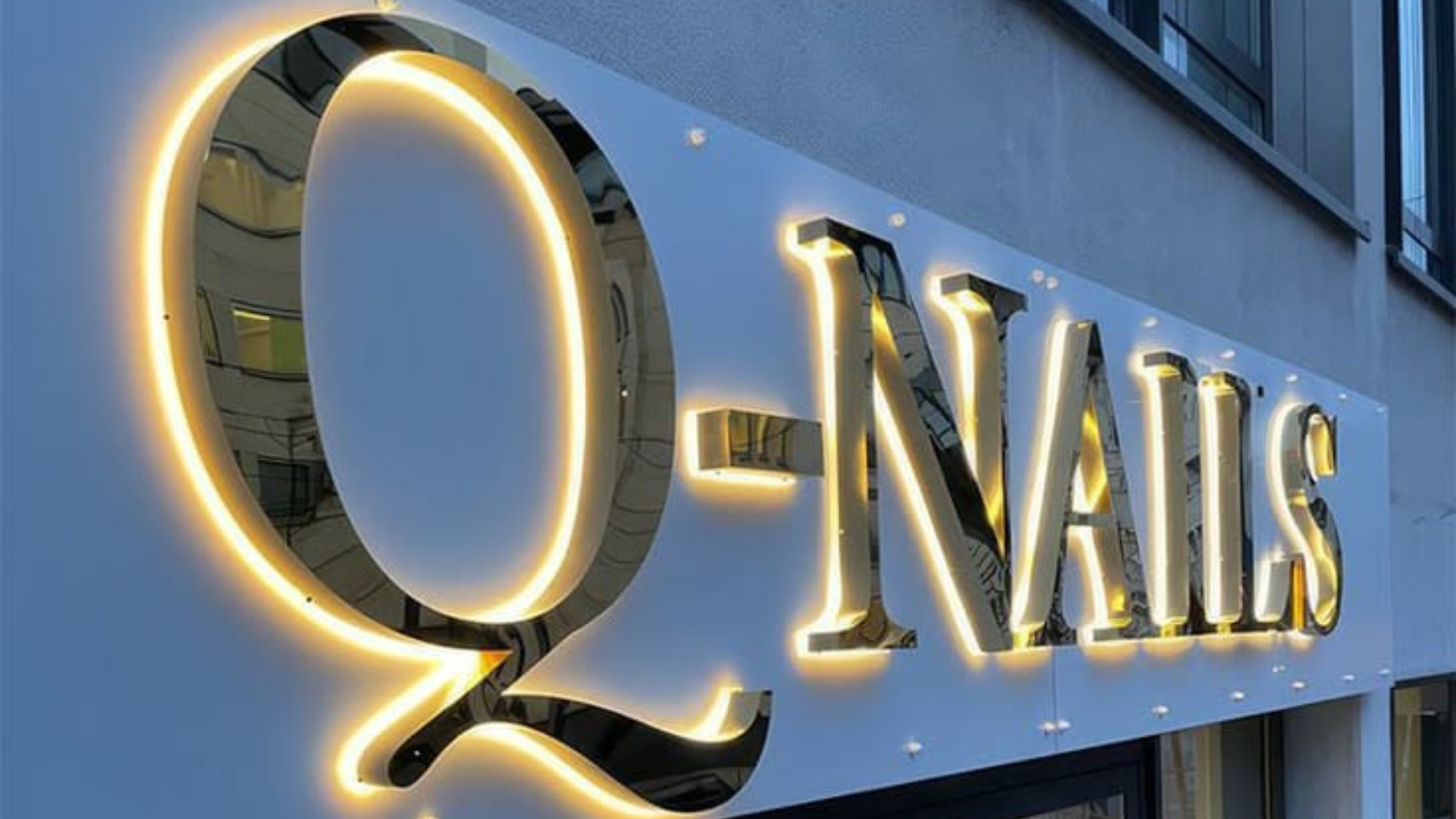 Backside Light 3D Letters Titanium Gold